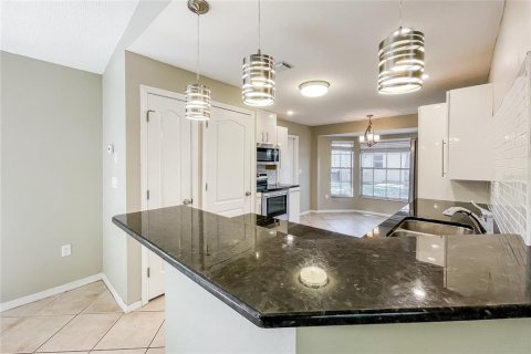 House in Spring Hill, Florida 4 bedrooms, 150.13 sq.m. № 1905900 - photo 7