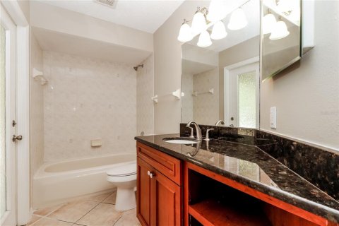 House in Spring Hill, Florida 4 bedrooms, 150.13 sq.m. № 1905900 - photo 14