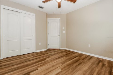 House in Spring Hill, Florida 4 bedrooms, 150.13 sq.m. № 1905900 - photo 12