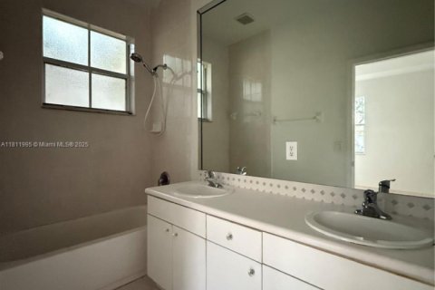 House in Homestead, Florida 4 bedrooms, 192.87 sq.m. № 1888795 - photo 10