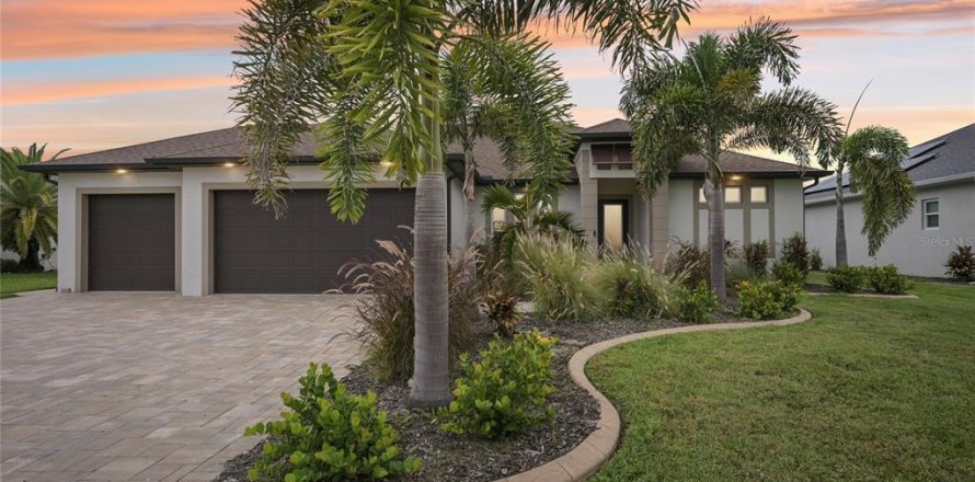 House in Rotonda, Florida 3 bedrooms, 176.61 sq.m. № 1894117