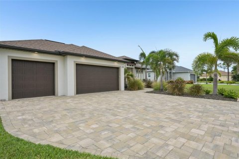 House in Rotonda, Florida 3 bedrooms, 176.61 sq.m. № 1894117 - photo 5