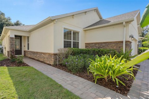 House in Clermont, Florida 4 bedrooms, 191.84 sq.m. № 2396042 - photo 2