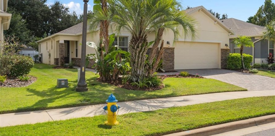House in Clermont, Florida 4 bedrooms, 191.84 sq.m. № 2396042
