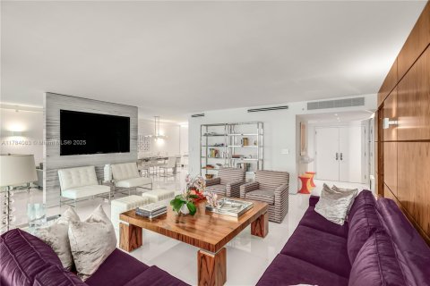 Condo in Bal Harbour, Florida, 2 bedrooms  № 1709297 - photo 4