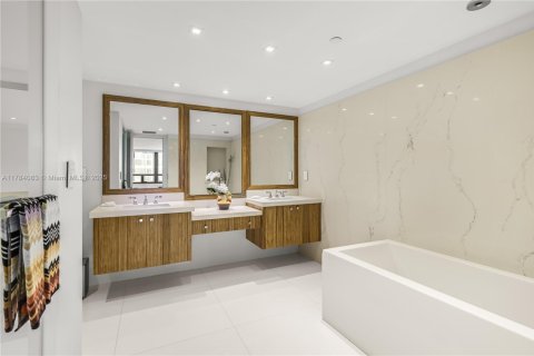 Condo in Bal Harbour, Florida, 2 bedrooms  № 1709297 - photo 20