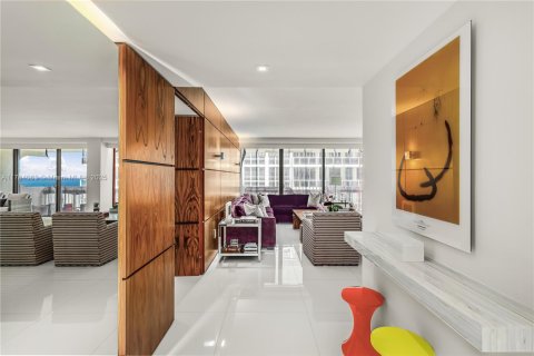 Condo in Bal Harbour, Florida, 2 bedrooms  № 1709297 - photo 3