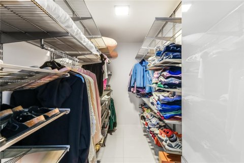 Condo in Bal Harbour, Florida, 2 bedrooms  № 1709297 - photo 22