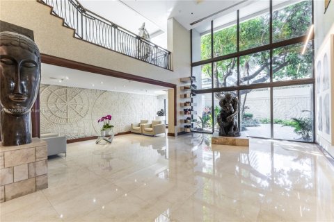 Condo in Bal Harbour, Florida, 2 bedrooms  № 1709297 - photo 30