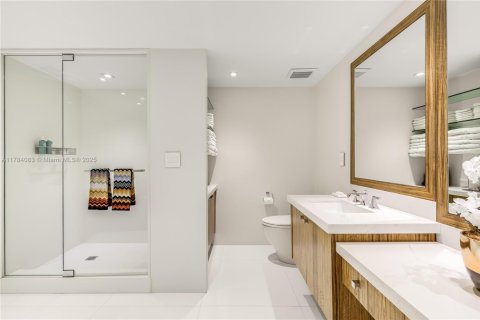 Condo in Bal Harbour, Florida, 2 bedrooms  № 1709297 - photo 19