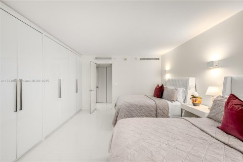 Condo in Bal Harbour, Florida, 2 bedrooms  № 1709297 - photo 15