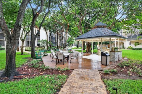 Copropriété à vendre à Hollywood, Floride: 2 chambres, 128.48 m2 № 1977373 - photo 7