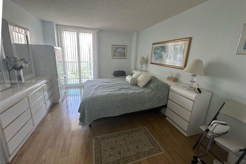 Condominio en alquiler en Sunny Isles Beach, Florida, 1 dormitorio, 92.07 m2 № 1941019 - foto 8