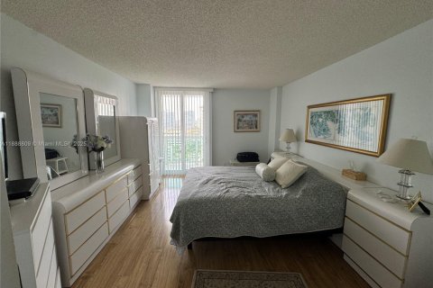 Condominio en alquiler en Sunny Isles Beach, Florida, 1 dormitorio, 92.07 m2 № 1941019 - foto 14