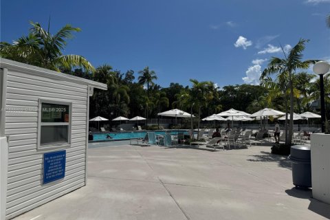 Condominio en alquiler en Sunny Isles Beach, Florida, 1 dormitorio, 92.07 m2 № 1941019 - foto 25