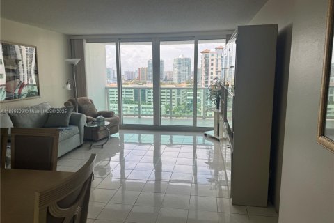 Condominio en alquiler en Sunny Isles Beach, Florida, 1 dormitorio, 92.07 m2 № 1941019 - foto 24