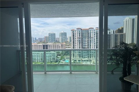 Condominio en alquiler en Sunny Isles Beach, Florida, 1 dormitorio, 92.07 m2 № 1941019 - foto 6
