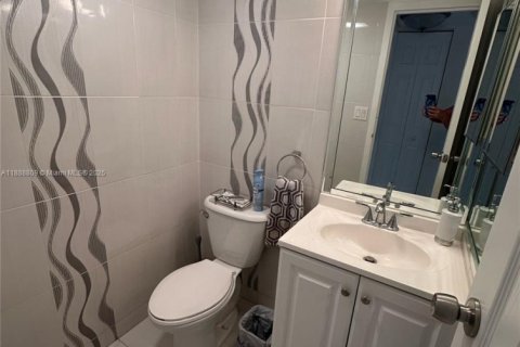 Condominio en alquiler en Sunny Isles Beach, Florida, 1 dormitorio, 92.07 m2 № 1941019 - foto 11