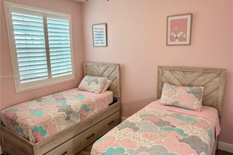 Touwnhouse à louer à Pembroke Pines, Floride: 3 chambres, 169.64 m2 № 1976484 - photo 10