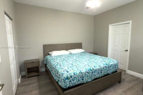 Touwnhouse à louer à Pembroke Pines, Floride: 3 chambres, 169.64 m2 № 1976484 - photo 18