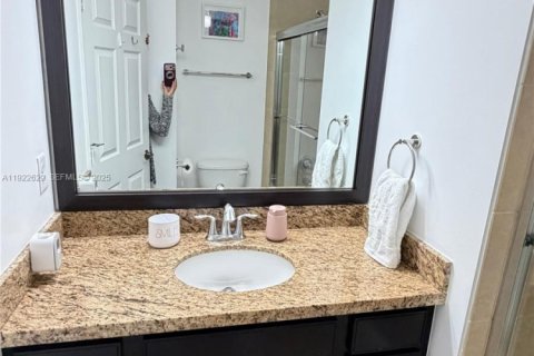 Touwnhouse à louer à Pembroke Pines, Floride: 3 chambres, 169.64 m2 № 1976484 - photo 27