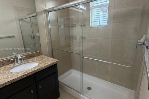 Touwnhouse à louer à Pembroke Pines, Floride: 3 chambres, 169.64 m2 № 1976484 - photo 22