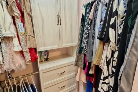 Touwnhouse à louer à Pembroke Pines, Floride: 3 chambres, 169.64 m2 № 1976484 - photo 14