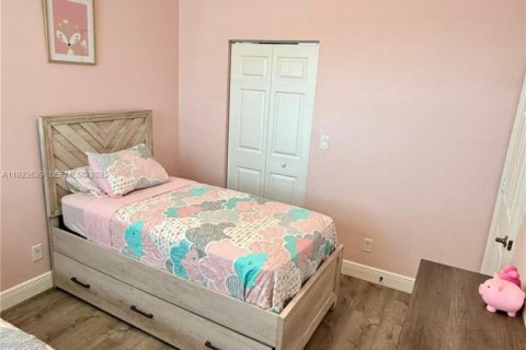 Touwnhouse à louer à Pembroke Pines, Floride: 3 chambres, 169.64 m2 № 1976484 - photo 11