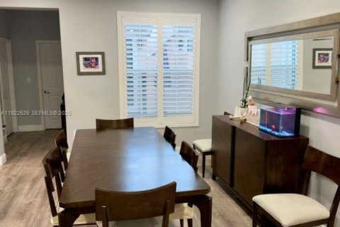 Touwnhouse à louer à Pembroke Pines, Floride: 3 chambres, 169.64 m2 № 1976484 - photo 6