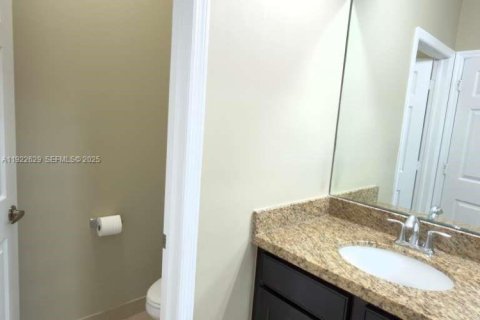 Touwnhouse à louer à Pembroke Pines, Floride: 3 chambres, 169.64 m2 № 1976484 - photo 21