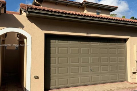 Touwnhouse à louer à Pembroke Pines, Floride: 3 chambres, 169.64 m2 № 1976484 - photo 2