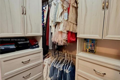 Touwnhouse à louer à Pembroke Pines, Floride: 3 chambres, 169.64 m2 № 1976484 - photo 12