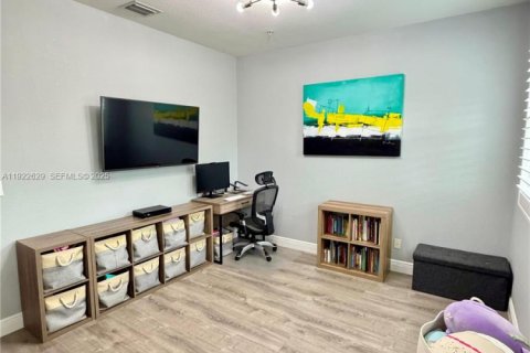 Touwnhouse à louer à Pembroke Pines, Floride: 3 chambres, 169.64 m2 № 1976484 - photo 15