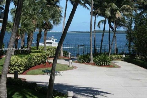 Condo in Miami, Florida, 1 bedroom  № 1495150 - photo 16