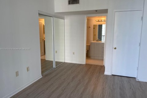 Condo in Miami, Florida, 1 bedroom  № 1495150 - photo 13