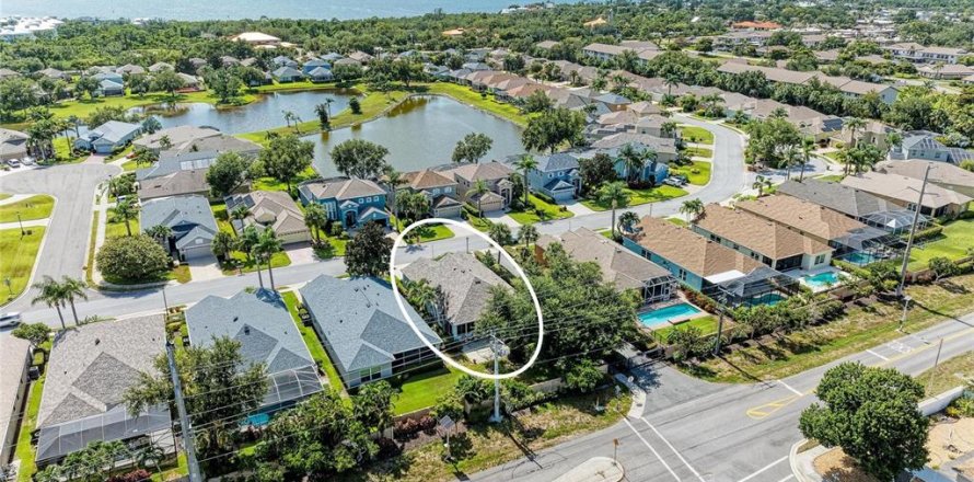 Casa en Bradenton, Florida 3 dormitorios, 187.76 m2 № 2157366