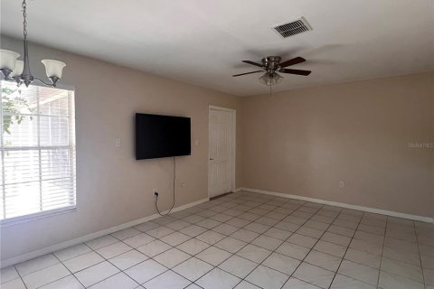 Villa ou maison à louer à Kissimmee, Floride: 2 chambres, 83.61 m2 № 1657047 - photo 6