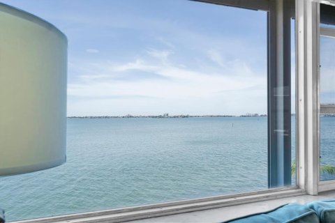 Copropriété à vendre à Gulfport, Floride: 3 chambres, 205.31 m2 № 2316636 - photo 17