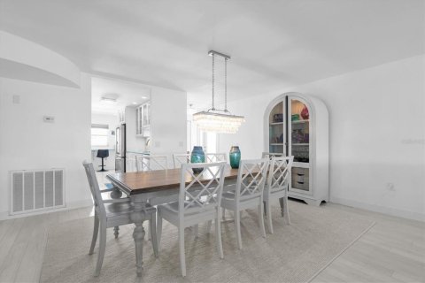 Copropriété à vendre à Gulfport, Floride: 3 chambres, 205.31 m2 № 2316636 - photo 11