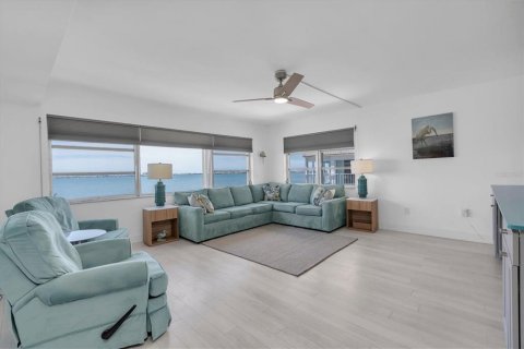 Copropriété à vendre à Gulfport, Floride: 3 chambres, 205.31 m2 № 2316636 - photo 14