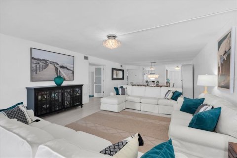 Copropriété à vendre à Gulfport, Floride: 3 chambres, 205.31 m2 № 2316636 - photo 8