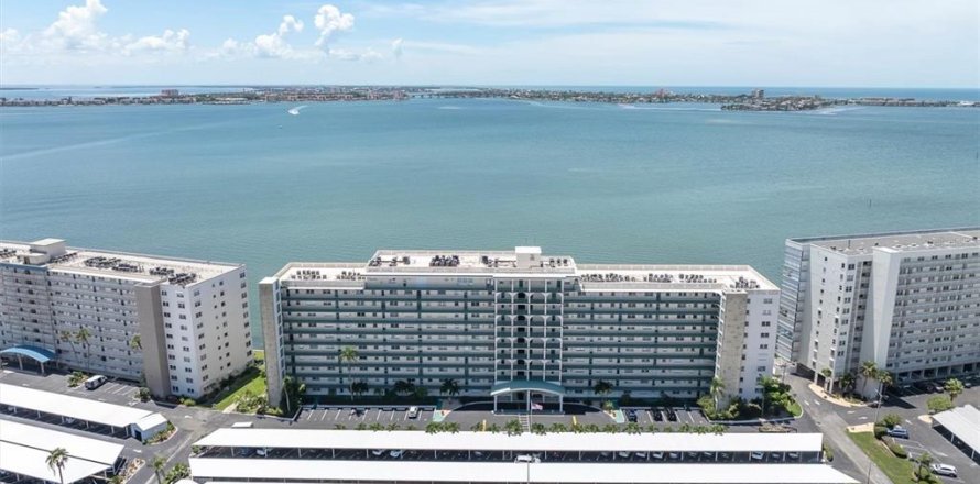 Condo à Gulfport, Floride, 3 chambres  № 2316636