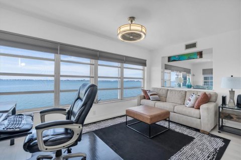 Copropriété à vendre à Gulfport, Floride: 3 chambres, 205.31 m2 № 2316636 - photo 19