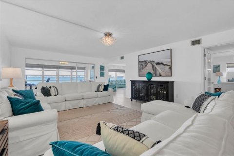 Copropriété à vendre à Gulfport, Floride: 3 chambres, 205.31 m2 № 2316636 - photo 7