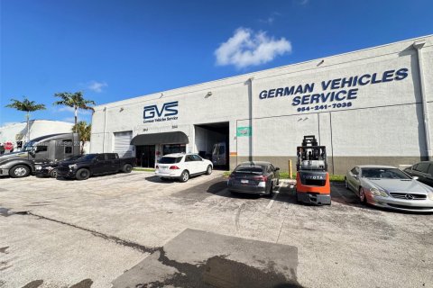 Купить коммерческую недвижимость в Холливуд, Флорида № 2013527 - фото 7