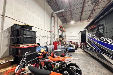 Купить коммерческую недвижимость в Холливуд, Флорида № 2013527 - фото 5