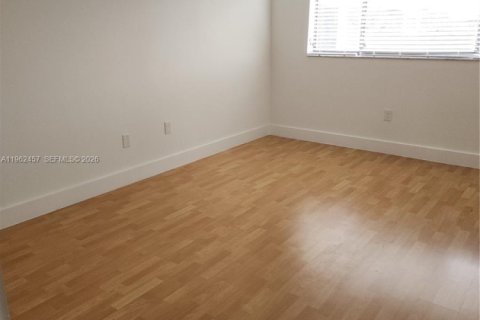 Condo in Miami, Florida, 3 bedrooms № 2023840 - photo 8