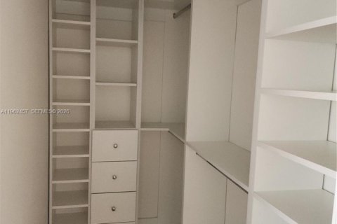 Condo in Miami, Florida, 3 bedrooms № 2023840 - photo 10