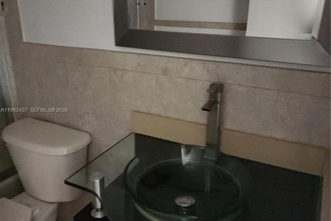 Condo in Miami, Florida, 3 bedrooms № 2023840 - photo 9