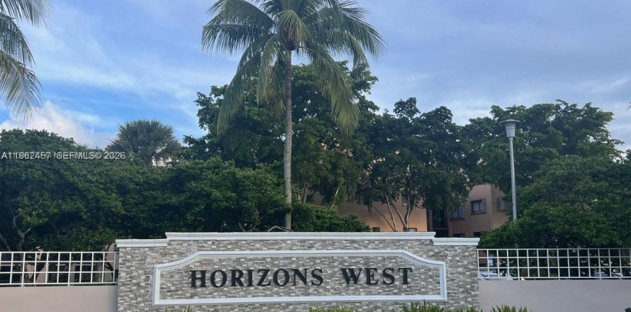 Condo in Miami, Florida, 3 bedrooms № 2023840